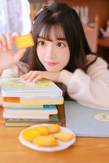 25岁的女字高中生动漫
